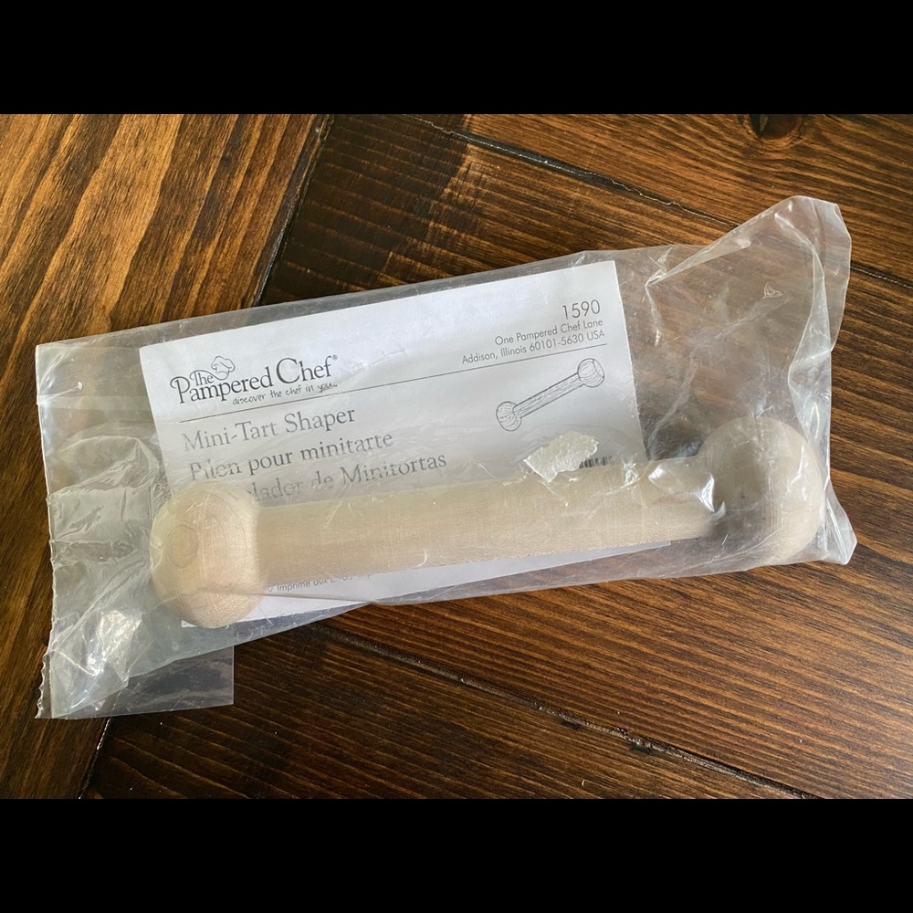 - Sealed #1590, Pampered Chef, Mini Tart Shaper, NWT